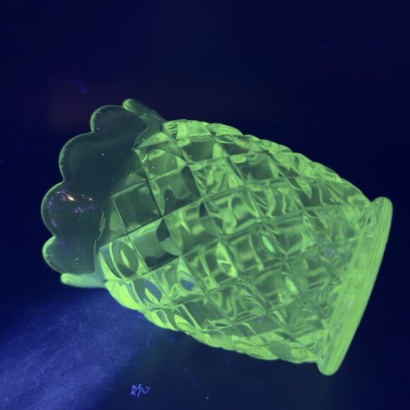 Antique Pineapple Clear Glass Vase Manganese 365nm Green UV Glow Utensil Holder - Picture 15 of 16